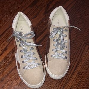 sneakers (Golden goose dupes)